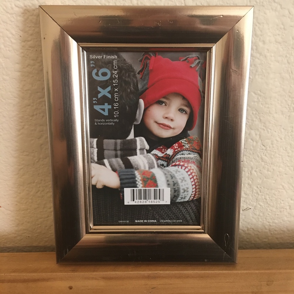 Silver finish 4x6 horizontal & vertical frame
